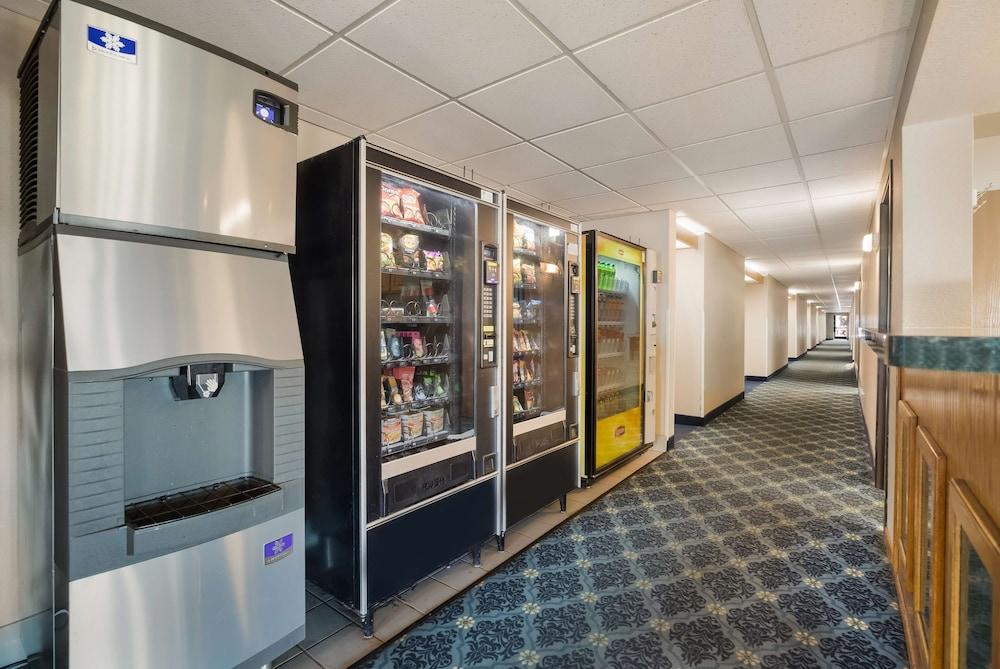 Americas Best Value Inn Sparks photo 30