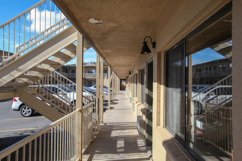 Highland Country Inn photo 32