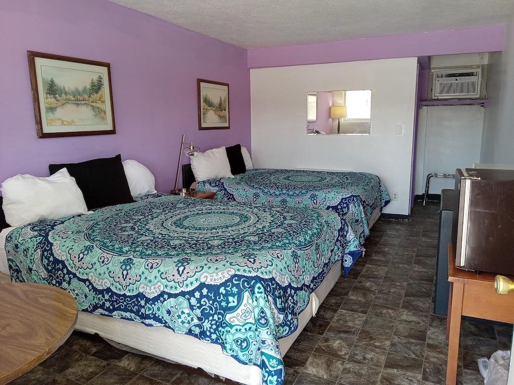 Capri Motel photo 24