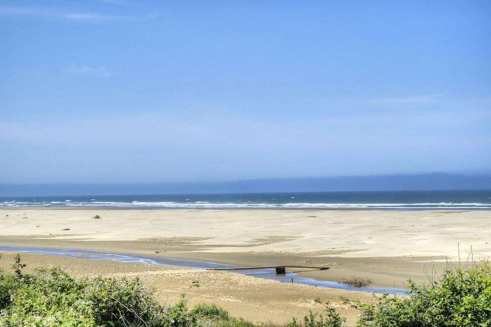Little Creek Cove Beachfront Resort photo 4