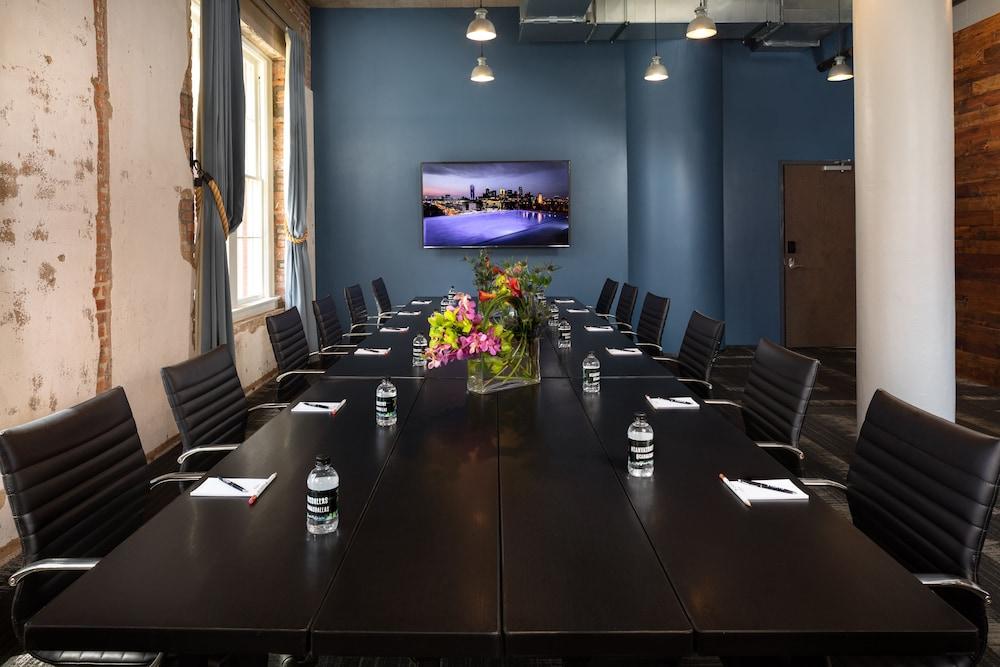 Canvas Hotel Dallas photo 47