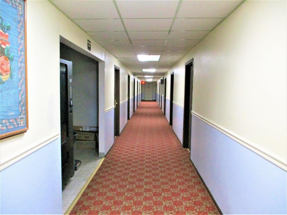 Sunset Inn photo 12