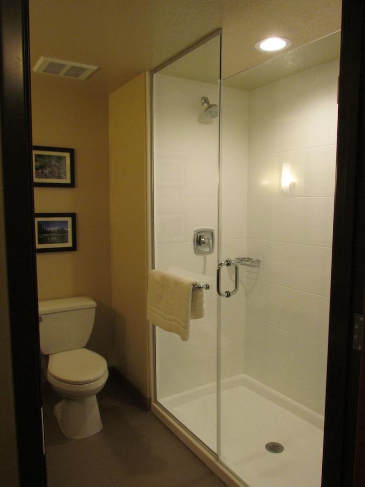 Heartland Inn and Suites photo 42