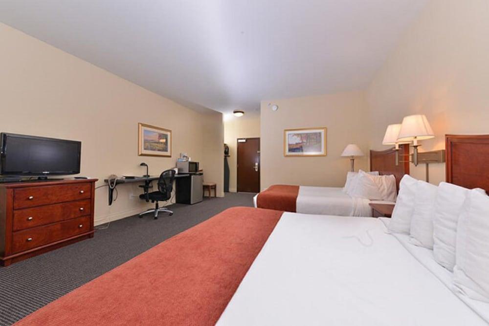 Blue Spruce Inn photo 30