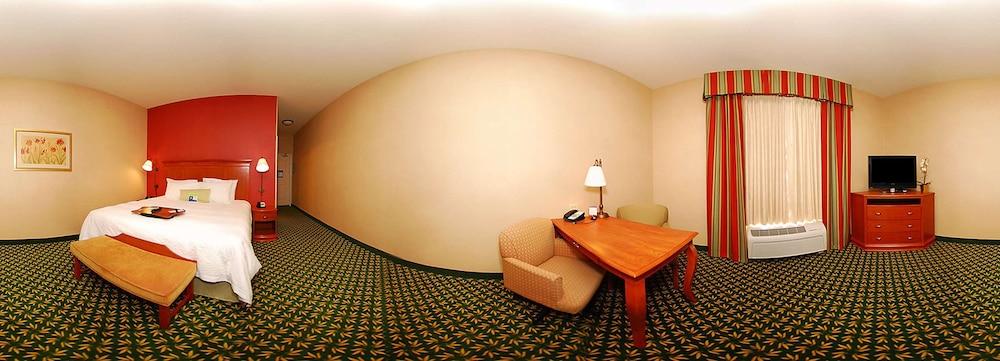 Hampton Inn & Suites Casper photo 9