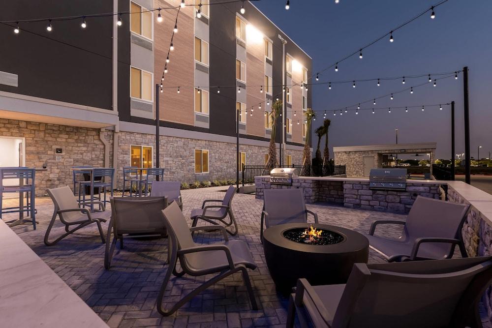 Everhome Suites Brownsville photo 55