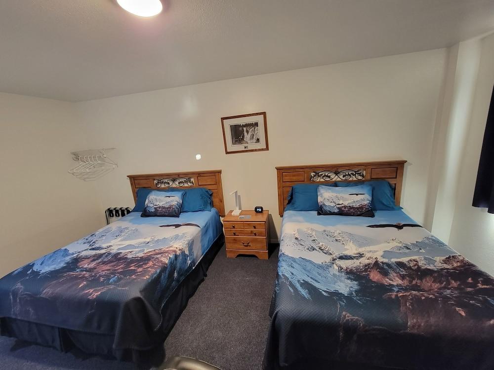 Eagle Bay Inn photo 8