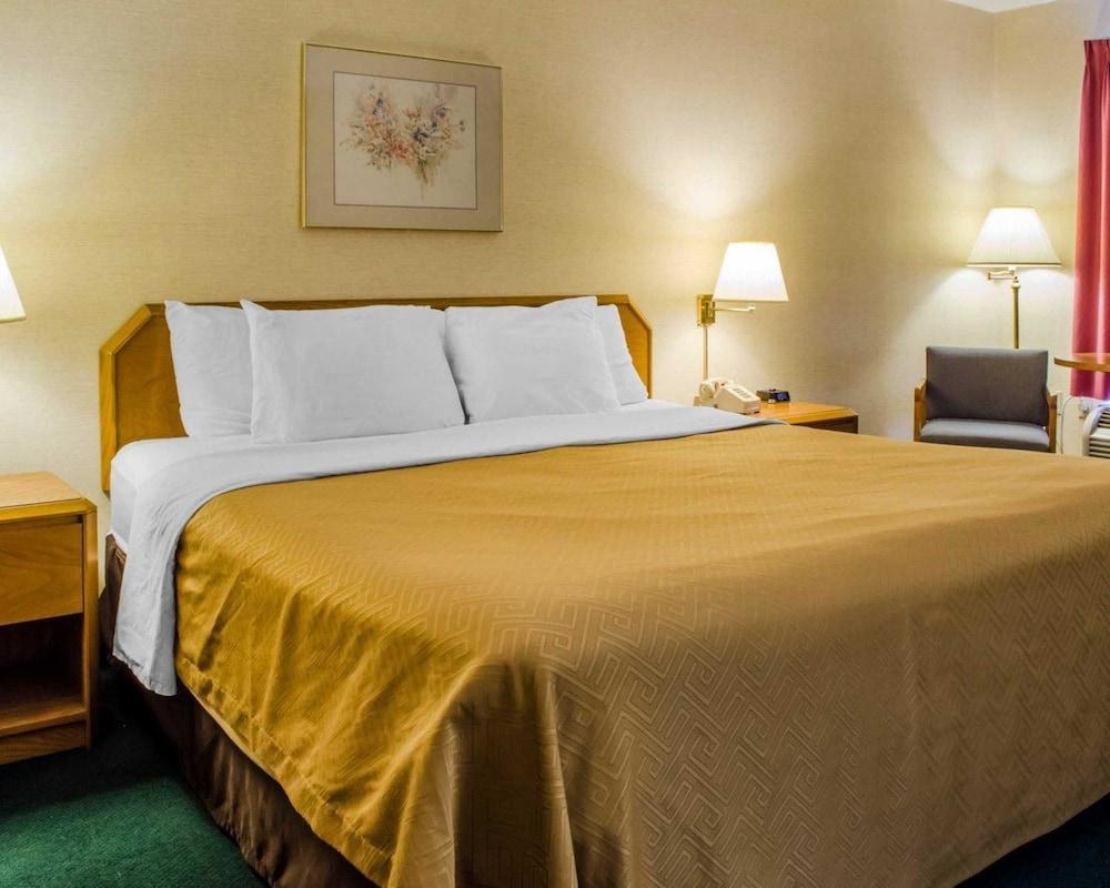 Econo Lodge Mifflintown photo 6