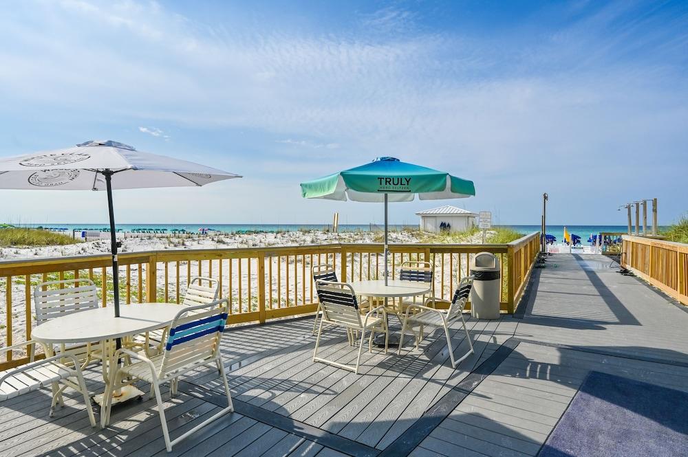 Pelican Beach Resort by Colasan photo 67