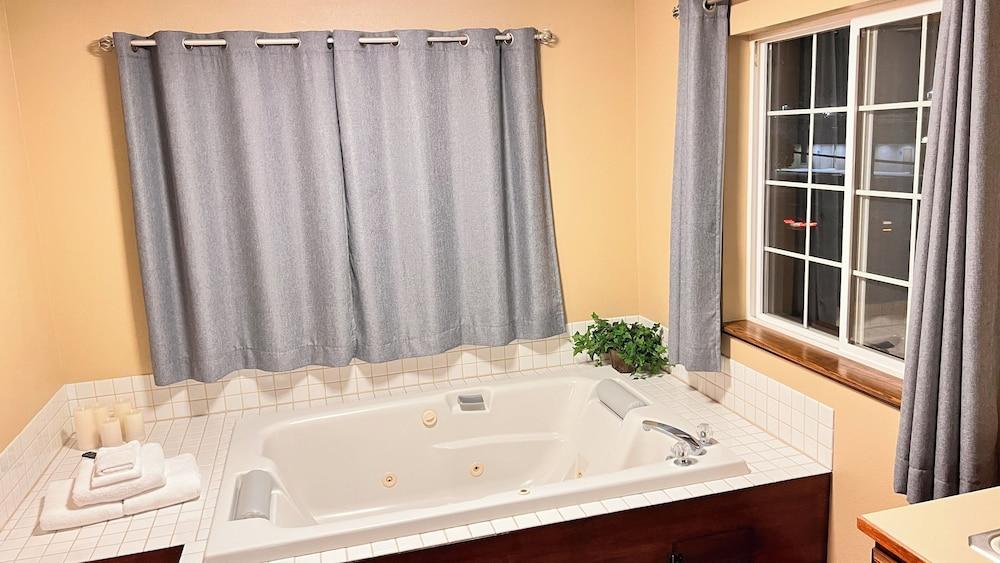 Morgan Inn And Suites photo 26