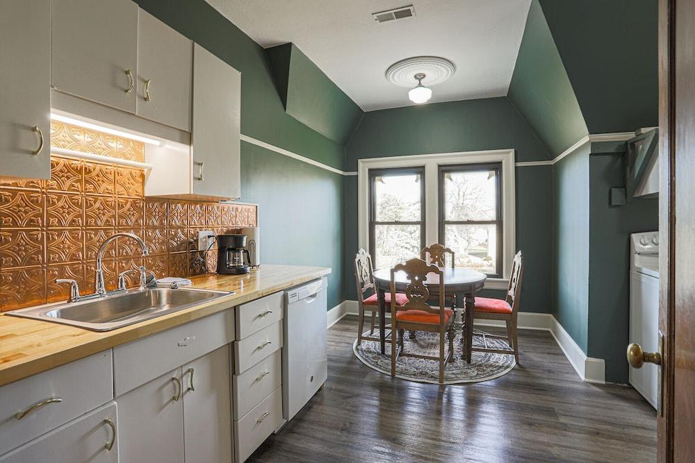 Offutt Manor photo 26