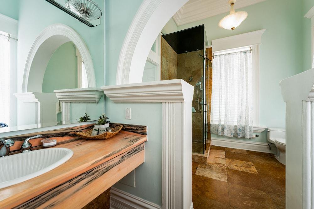 Southernmost House photo 46