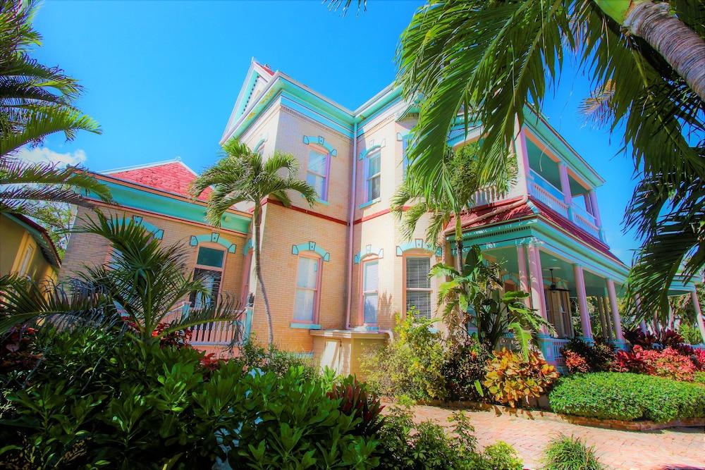 Southernmost House photo 62