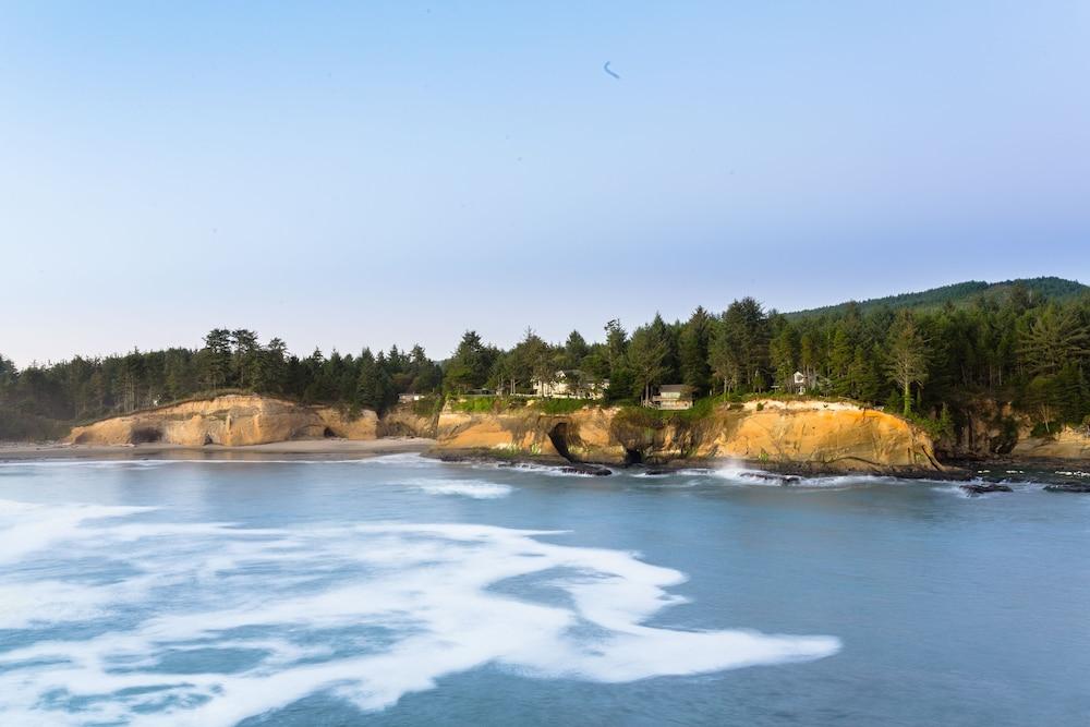 Whale Cove Inn photo 34