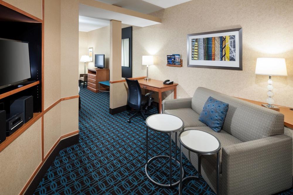 Fairfield Inn & Suites by Marriott Jacksonville Butler Blvd photo 5