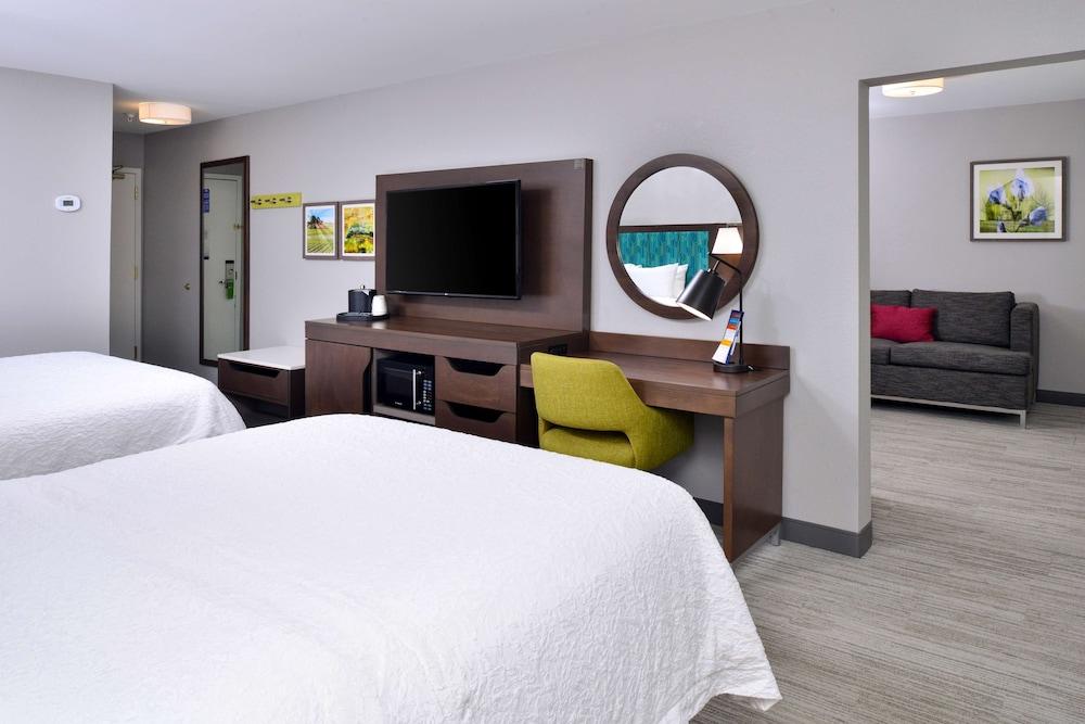 Hampton Inn LaPorte IN photo 12