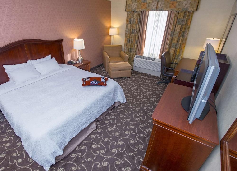 Hampton Inn Brattleboro photo 9