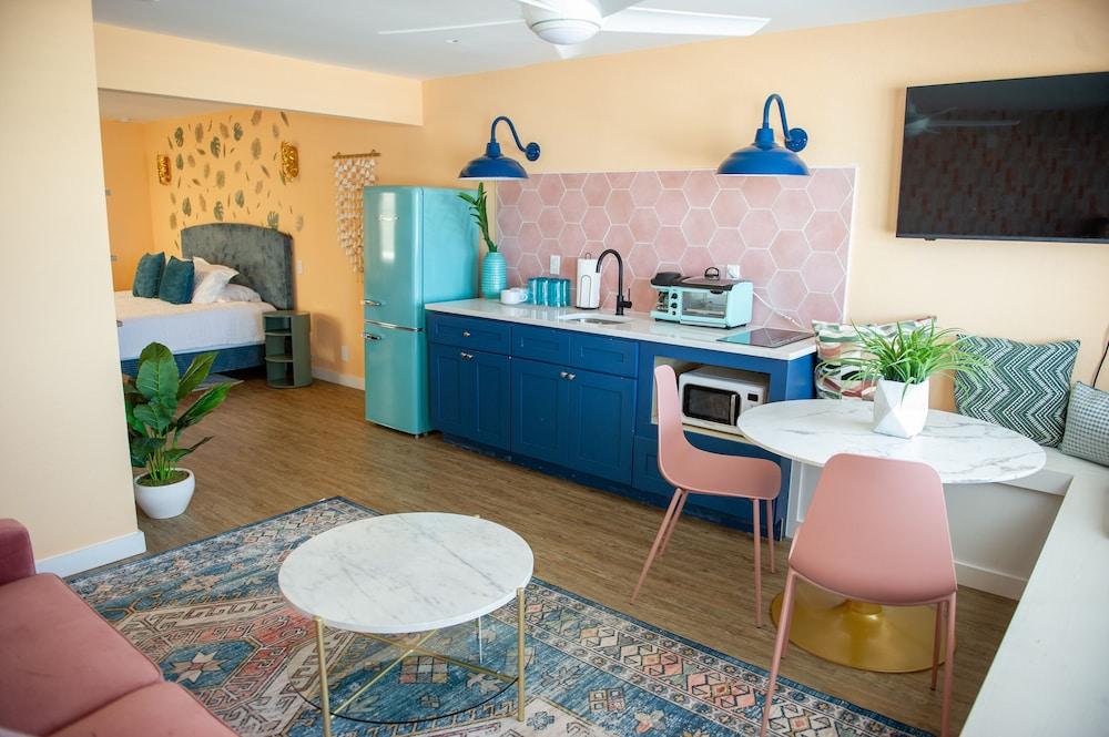 Sunburst Inn photo 39