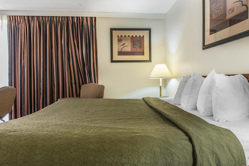 Rodeway Inn Brookville photo 33