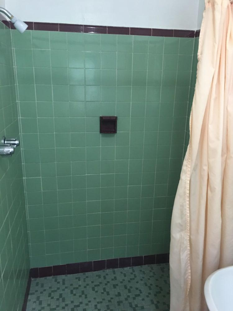 Shelton Motel photo 8