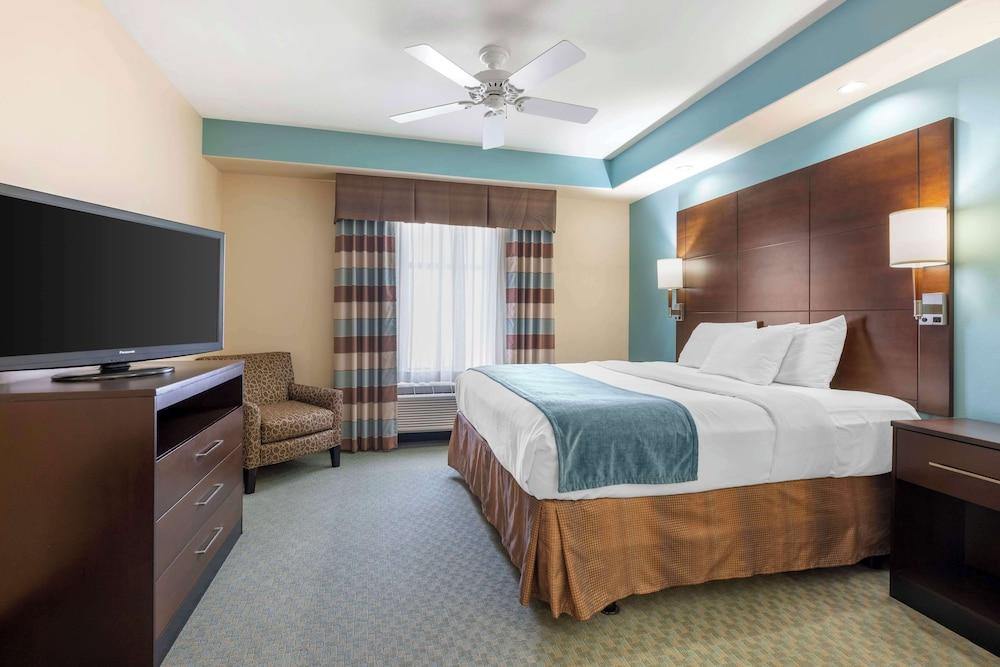 Best Western Plus Midland Suites photo 36