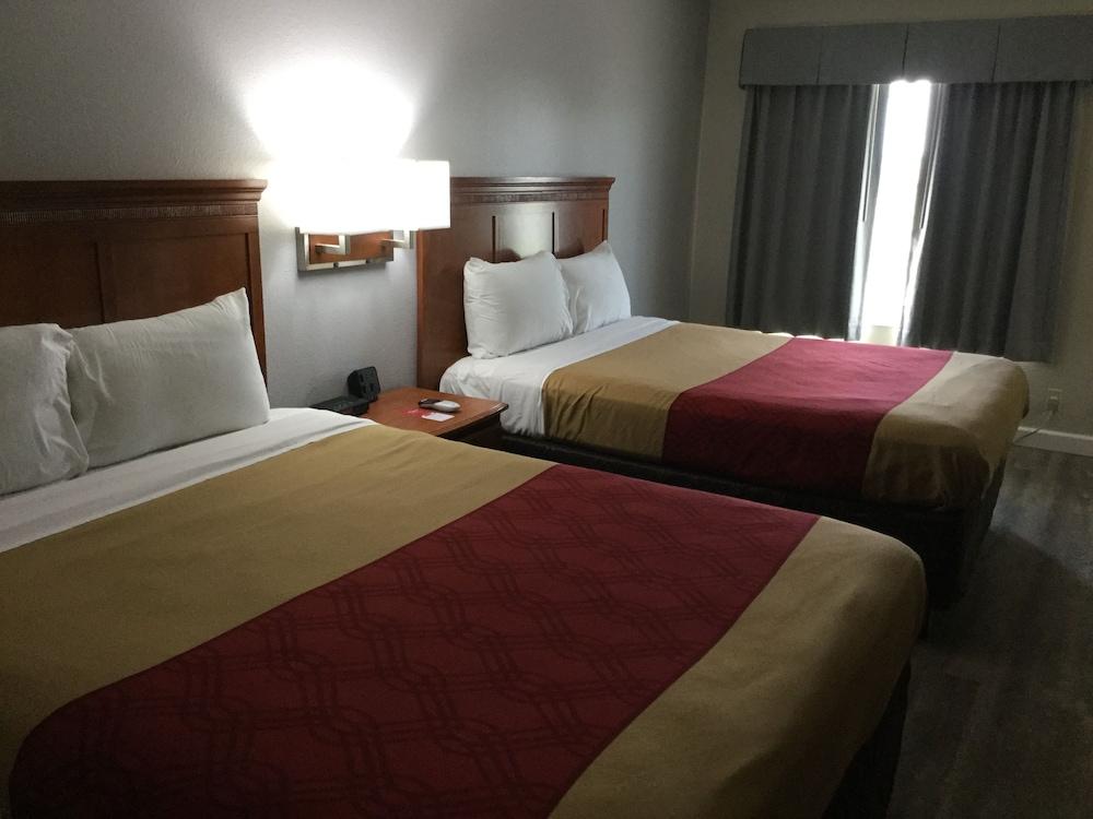 Econo Lodge Lincoln photo 59
