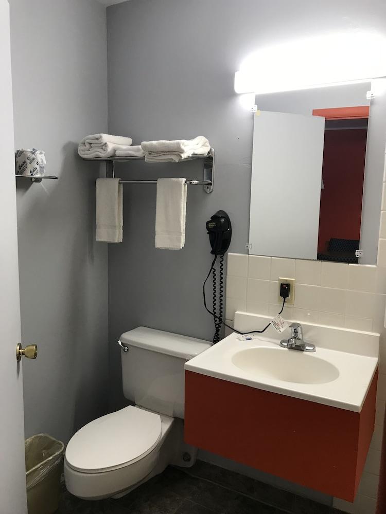 Parkview Motel photo 36