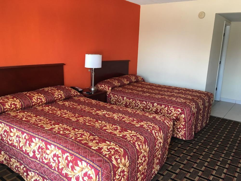 Budget Inn Cocoa photo 43