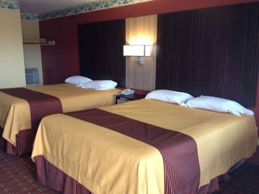 Budget Inn photo 3