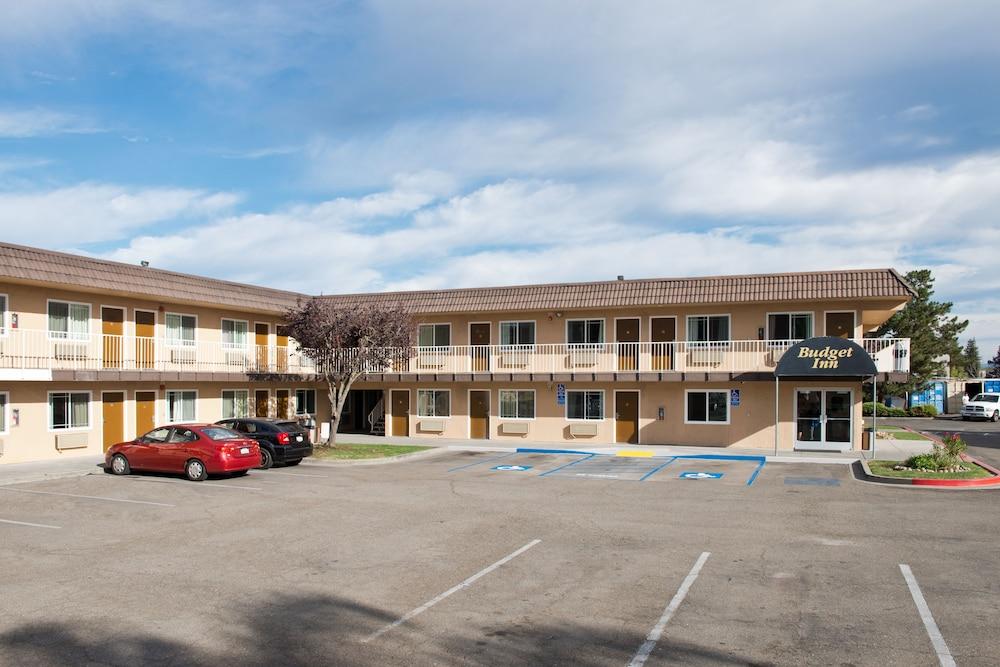 Budget Inn photo 3