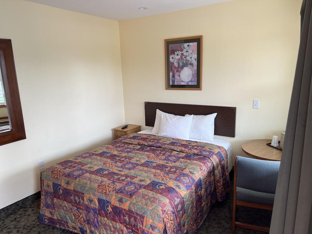 All Star Inn & Suites photo 22