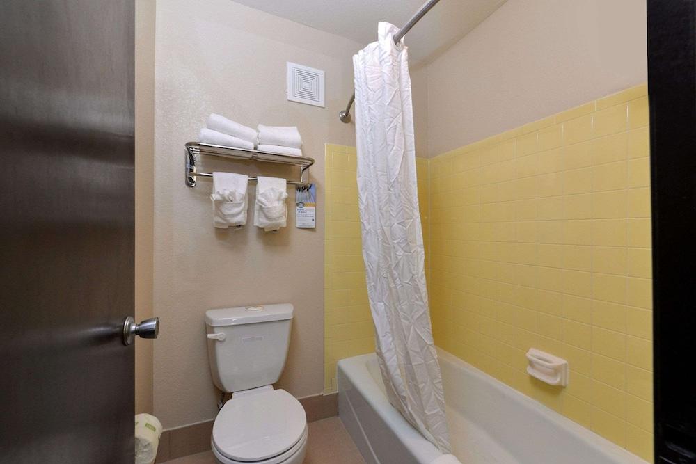 Quality Inn Appleton West photo 17