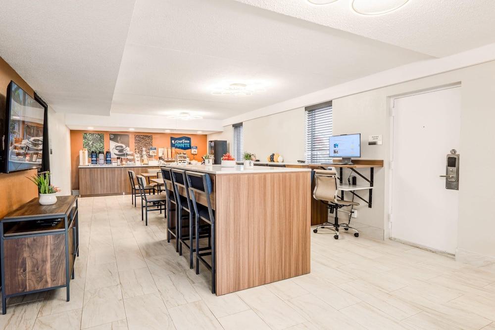 Clarion Pointe Winston – Salem Downtown photo 14