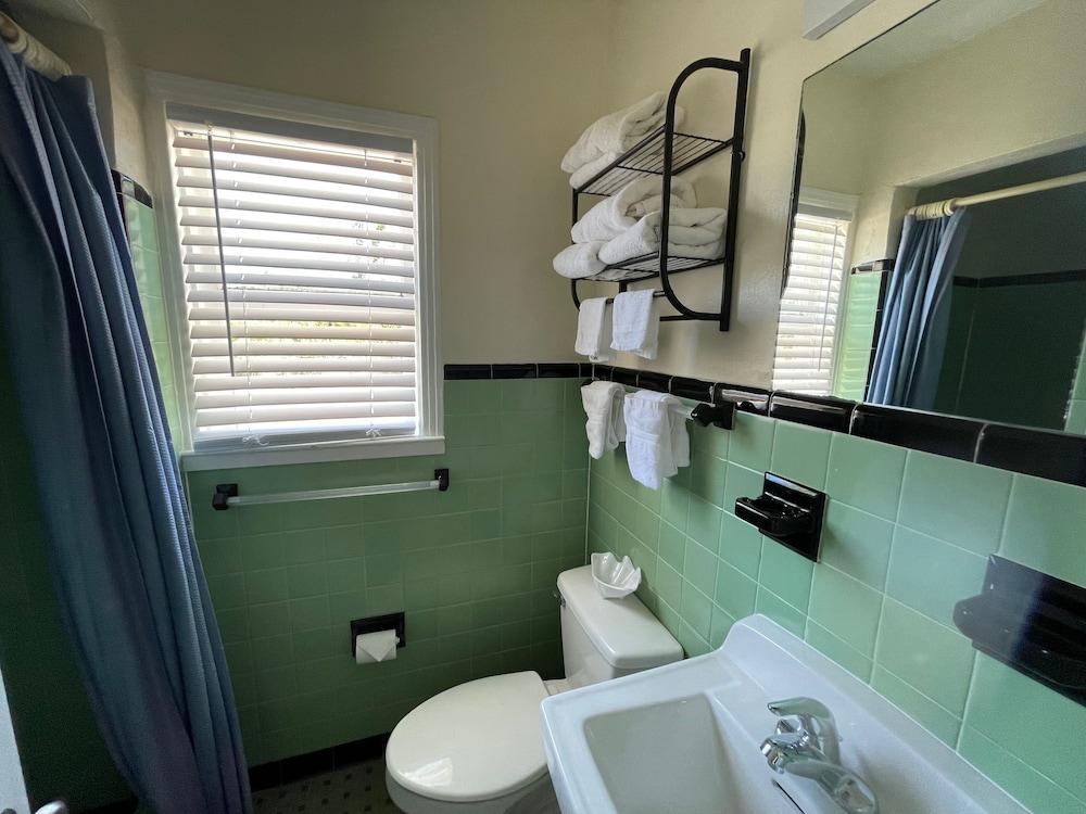 Magic Beach Motel photo 31