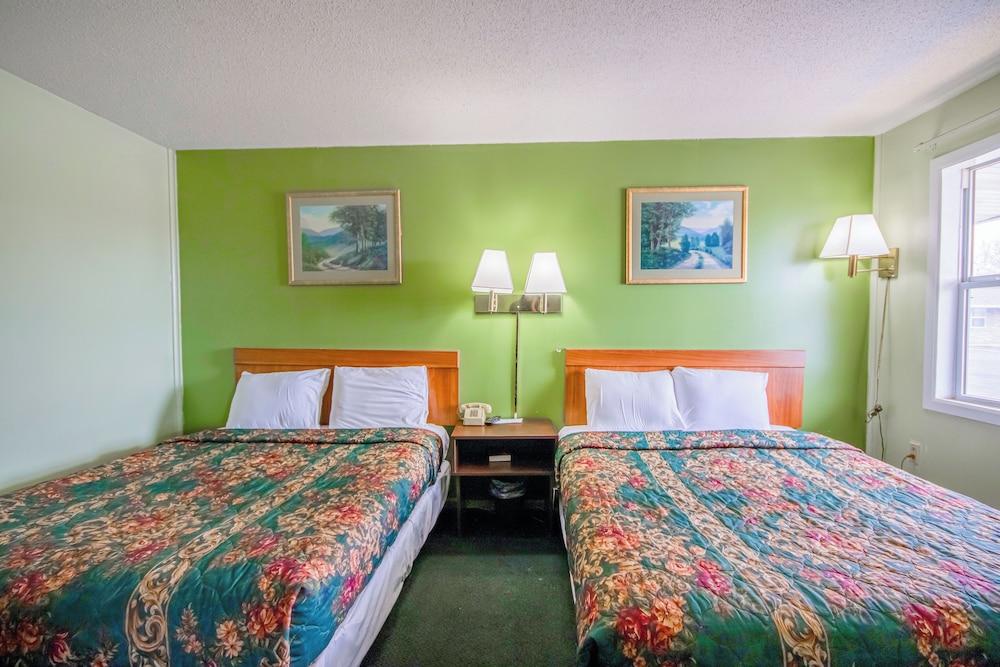 OYO Travelier Motel photo 70