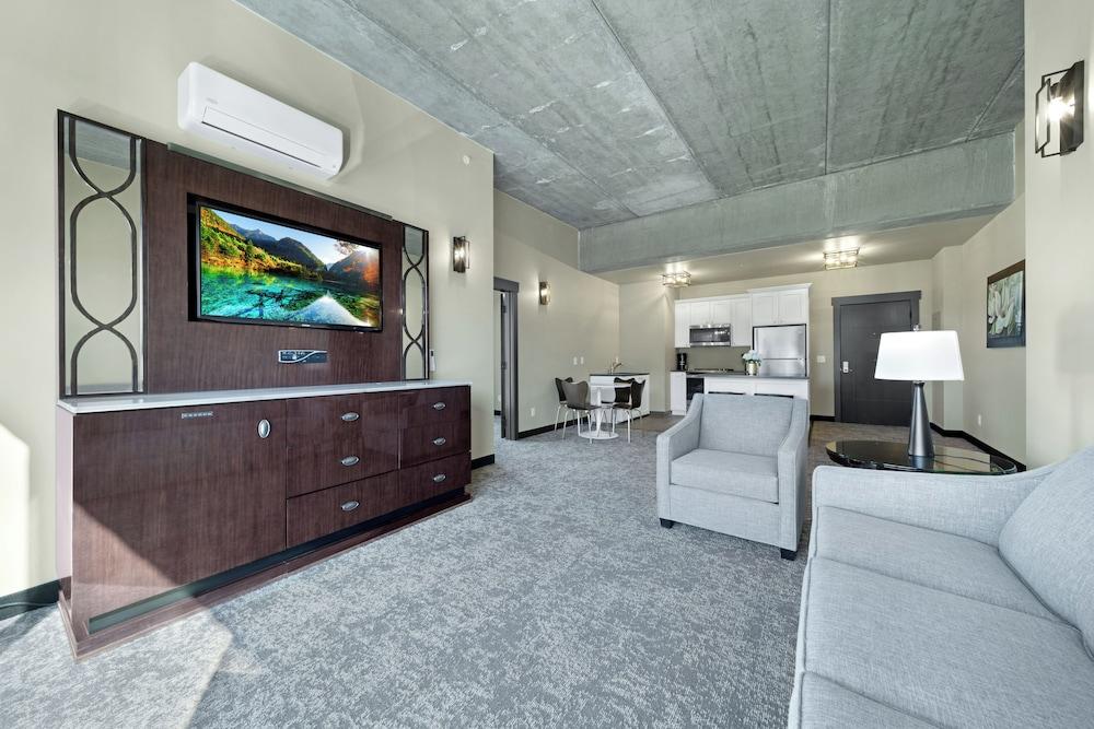 The Suites at Prairie Falls & Event Center photo 34