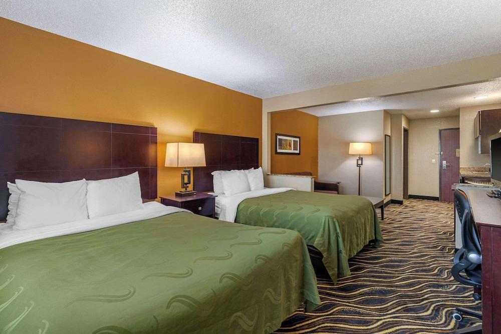 Quality Suites Addison - Dallas photo 51