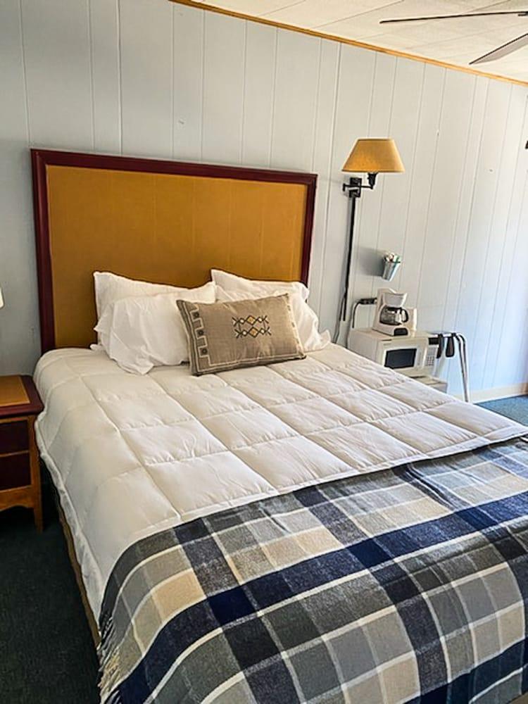The Gold Pan Motel photo 34