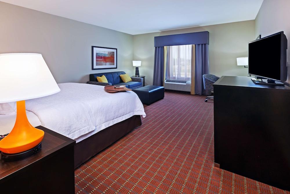 Hampton Inn Marion photo 8