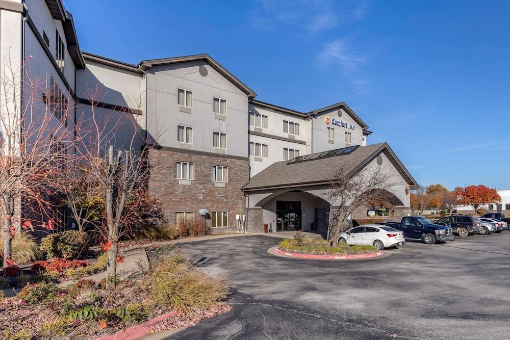Comfort Inn Bentonville - Crystal Bridges photo 37
