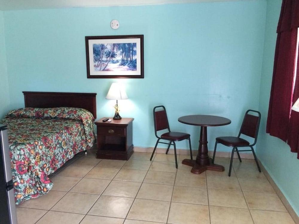 Skylark Motel photo 23