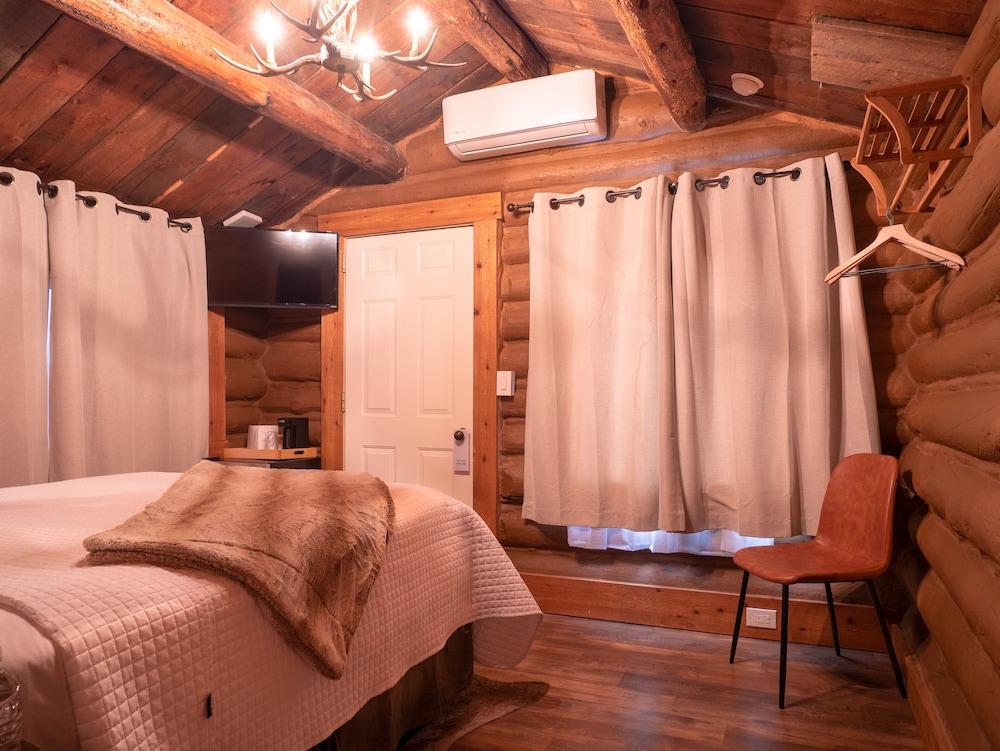 Elkhorn Cabins And Inn photo 12