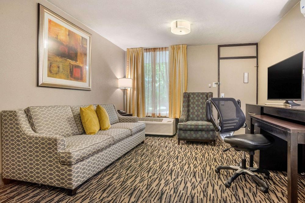 Clarion Inn and Conference Center photo 22
