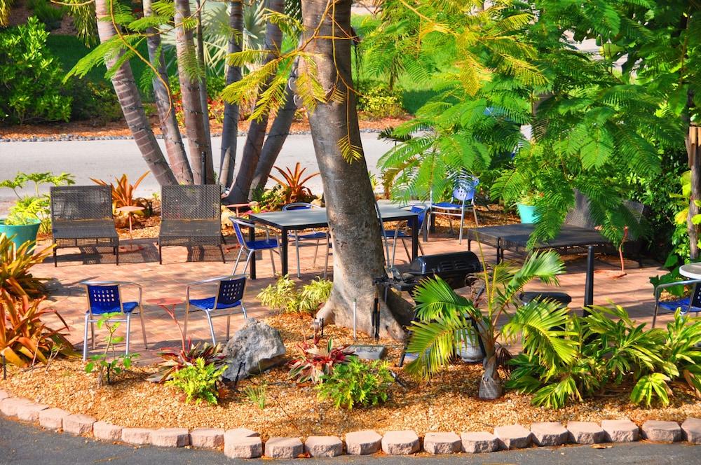 Lido Islander Inn photo 11