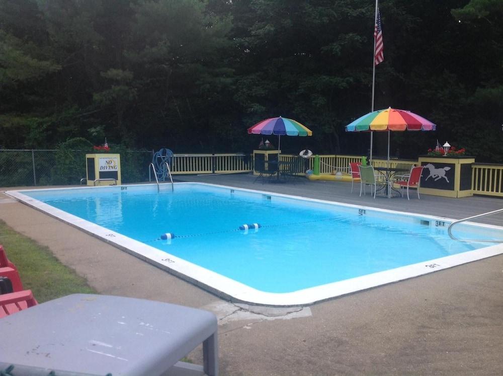 Lake Winnipesaukee Motel photo 40