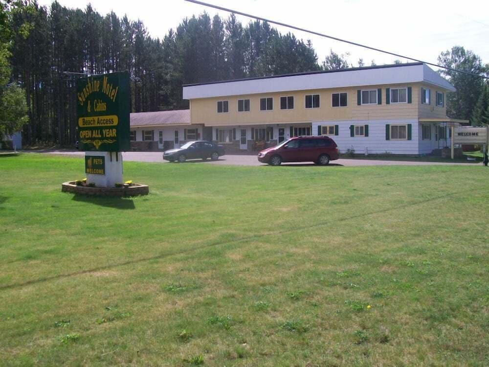 Sunshine Motel and Cabins photo 18