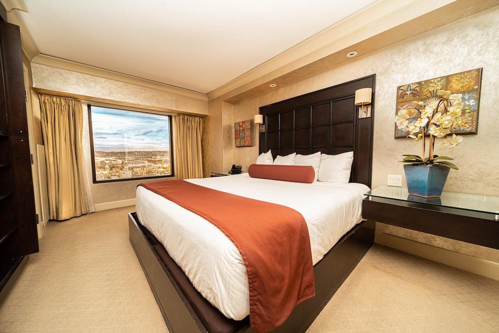 Reno Suites photo 24