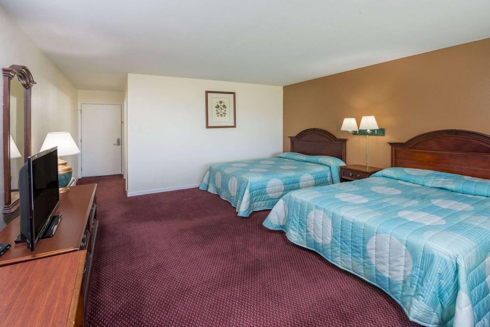 Knights Inn Kirksville photo 6