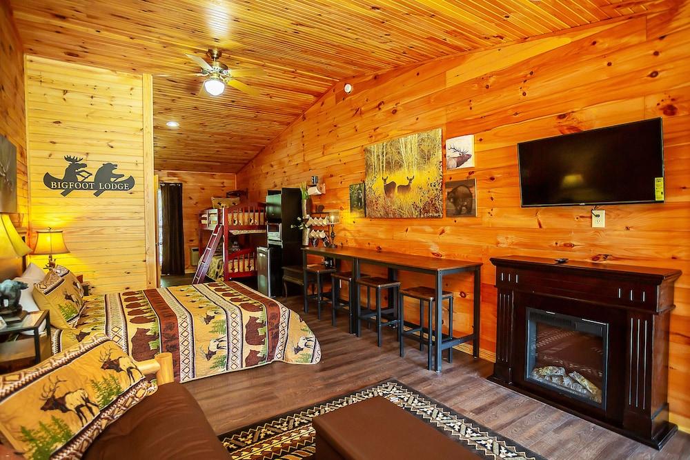 Bigfoot Lodge Room Three photo 10