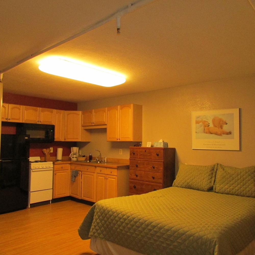 Creekwood Inn photo 26